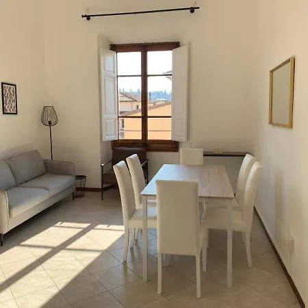 Apartment Porta Rossa Florenz